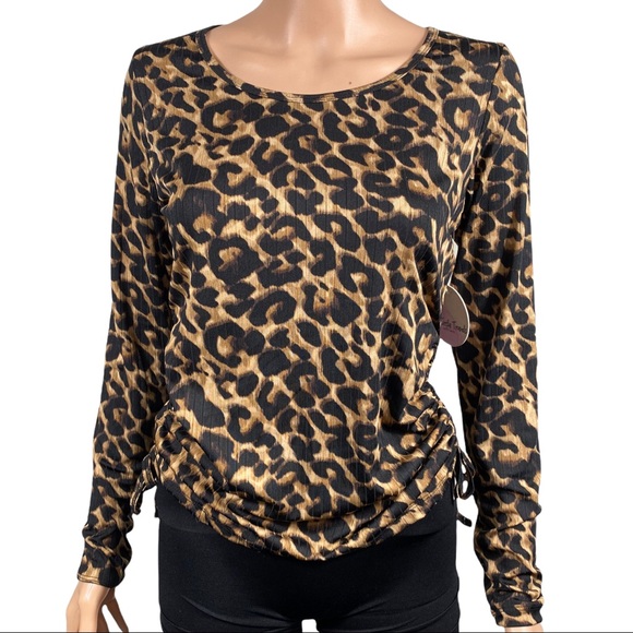 Full Circle Trends *NWT leopard print top side cinched ties stylish trendsetter - Picture 3 of 7